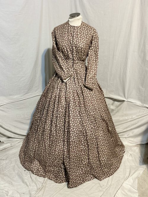 Day Dress - Plum with Cream Tulip Design (size 28/30)